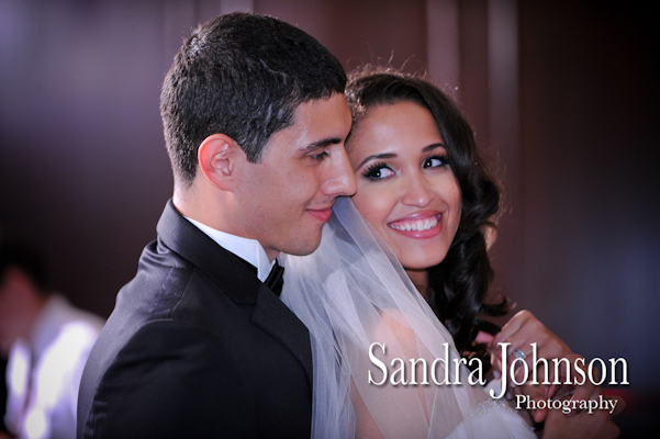 Best Maggiano's Orlando wedding photographer - Sandra Johnson (SJFoto.com)